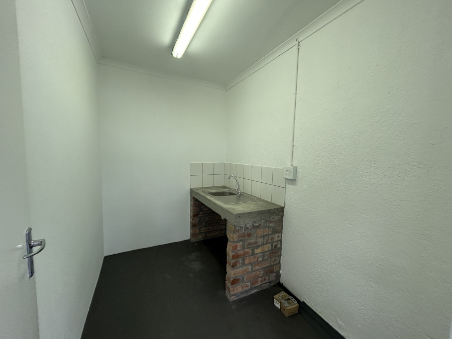 To Let Commercial Property for Rent in Maitland Western Cape